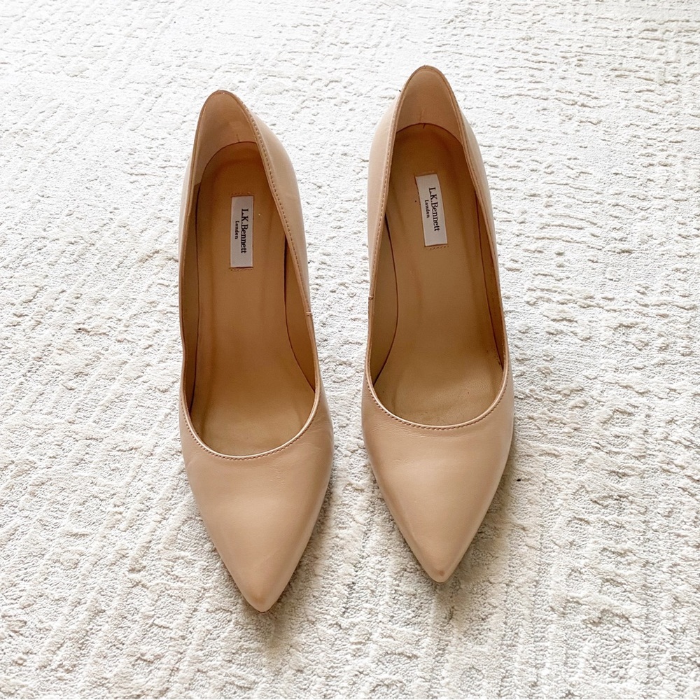 L.K Bennett neutral floret pointy toe pumps size 8.5